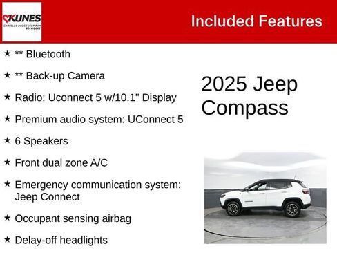Used 2025 Jeep Compass Trailhawk AWD/4WD image 3