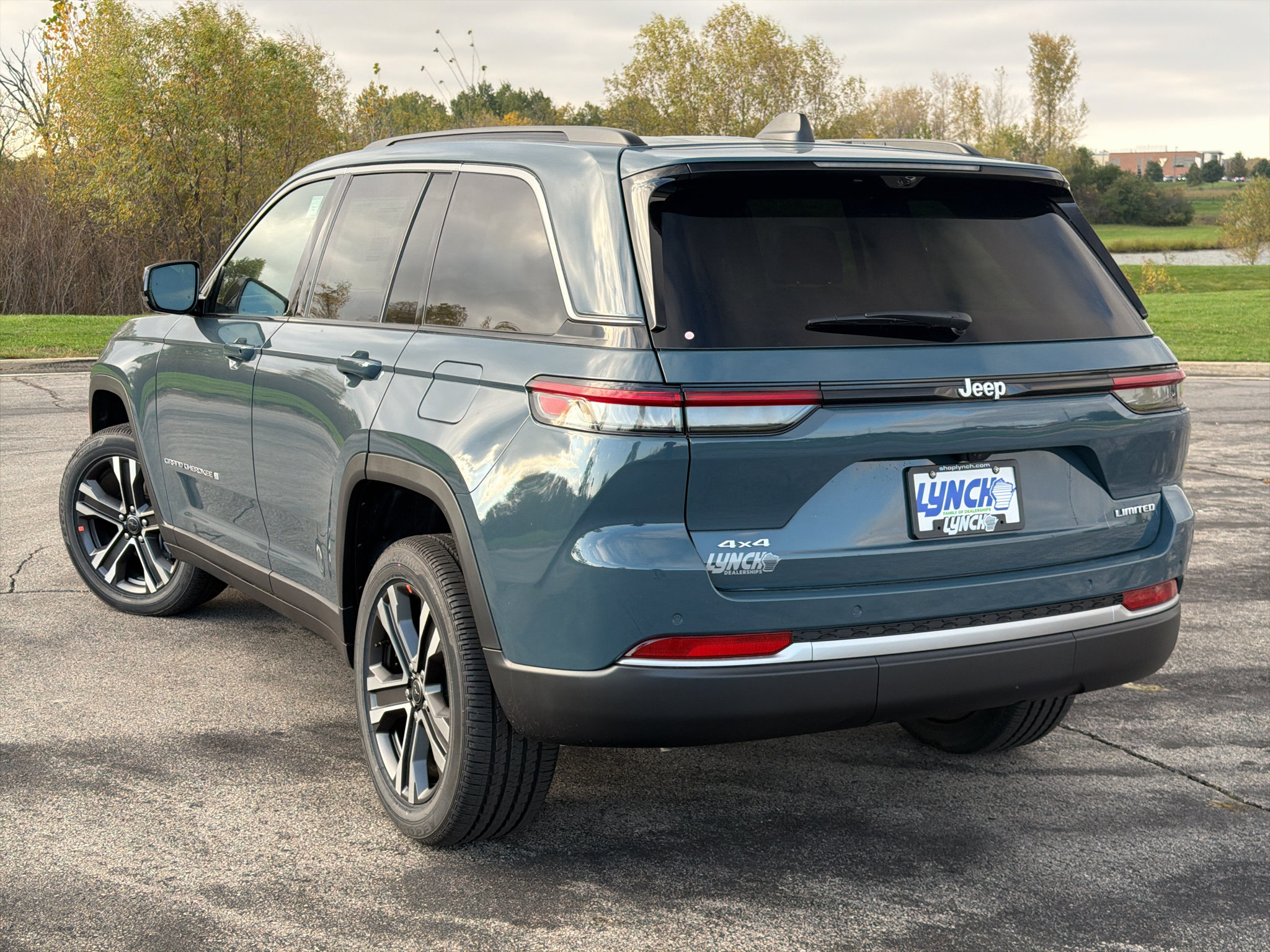 New 2027 Jeep Grand Cherokee Limited w/ Technology Group II AWD/4WD image 2