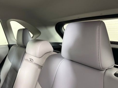 Used 2022 Toyota RAV4 XLE Premium image 26