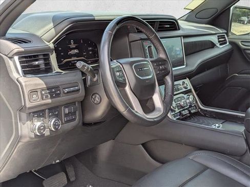 Used 2024 GMC Yukon Denali w/ Advanced Technology Package AWD/4WD image 10