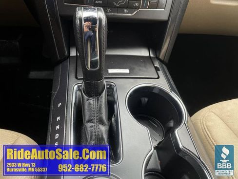 Used 2017 Ford Explorer XLT w/ Equipment Group 201A AWD/4WD image 20