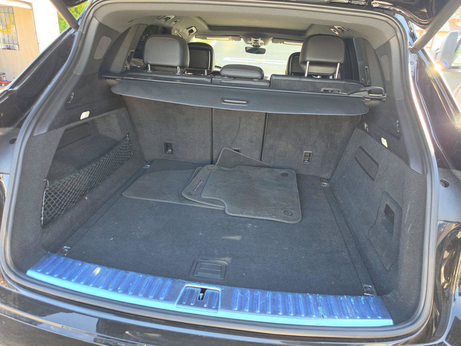 Used 2023 Porsche Cayenne AWD/4WD image 13