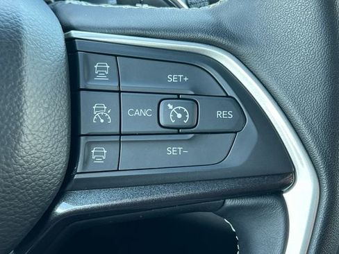 Certified 2022 Jeep Grand Cherokee Altitude AWD/4WD image 20