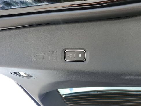 New 2026 Lincoln Navigator Premiere AWD/4WD image 7
