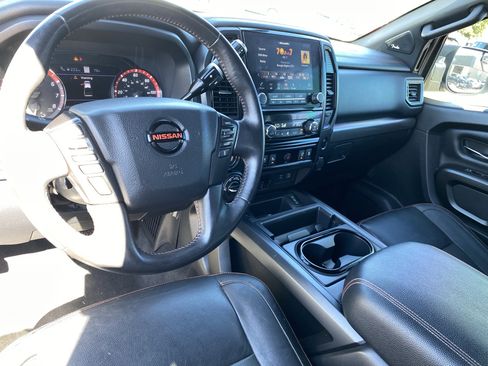 Used 2020 Nissan Titan PRO-4X w/ Pro-4x Convenience Package image 17