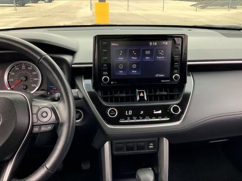 Used 2022 Toyota Corolla Cross LE FWD image 7