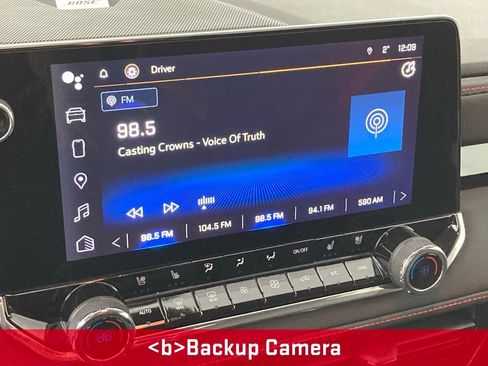 Used 2023 Chevrolet Colorado Z71 w/ Z71 Convenience Package 2 image 3