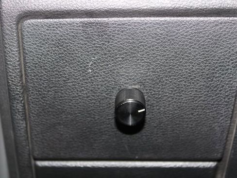 Used 2016 RAM 2500 Tradesman w/ Chrome Appearance Group image 24