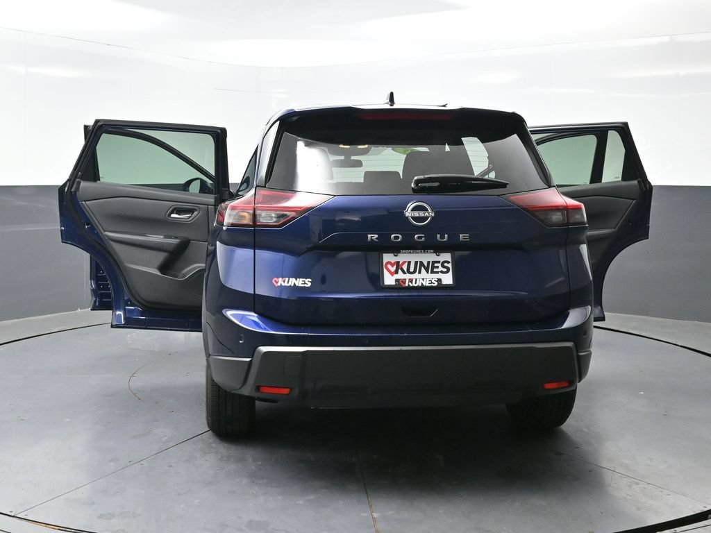 Used 2025 Nissan Rogue SV FWD image 48
