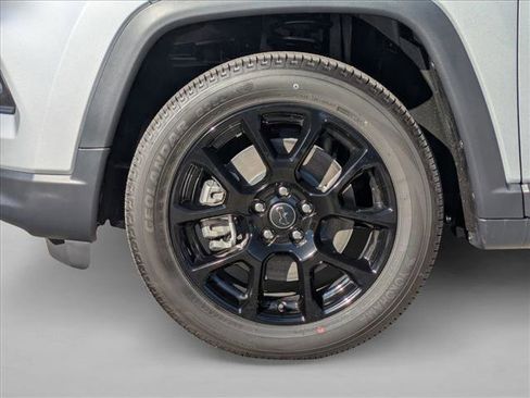 New 2026 Jeep Compass Latitude AWD/4WD image 18