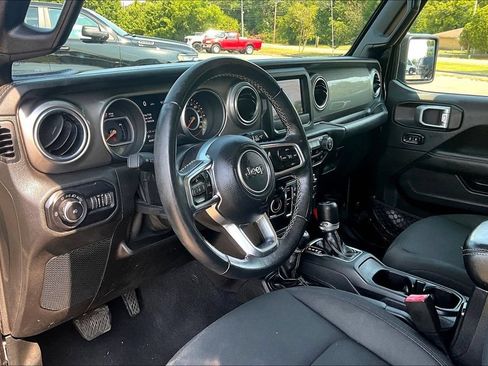 Used 2019 Jeep Wrangler Unlimited Sahara AWD/4WD image 13