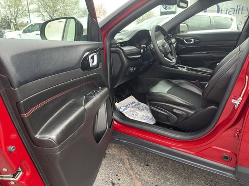 Used 2025 Jeep Compass Trailhawk AWD/4WD image 10