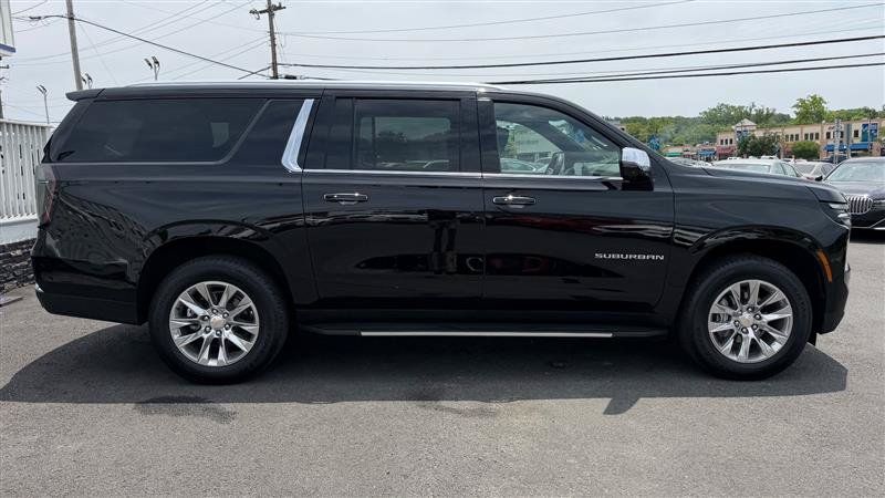 Used 2026 Chevrolet Suburban Premier RWD image 6