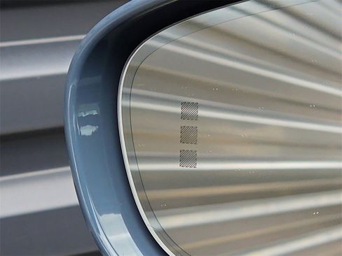 Used 2025 Porsche Taycan GTS image 30