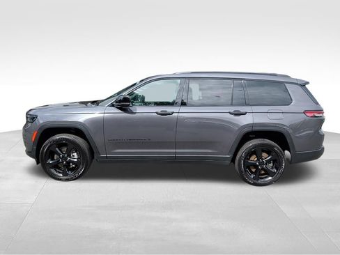 Used 2024 Jeep Grand Cherokee L Altitude AWD/4WD image 2
