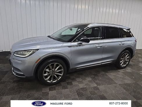 Used 2022 Lincoln Corsair AWD w/ Premium Package image 7