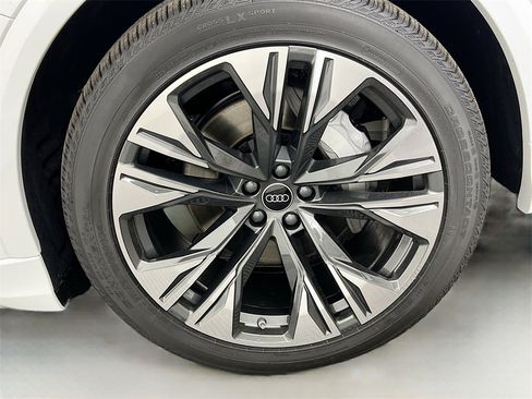 New 2026 Audi Q8 Premium Plus image 31