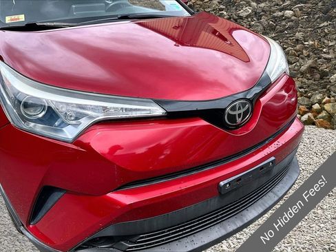 Used 2019 Toyota C-HR LE FWD image 23