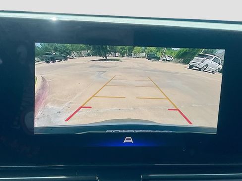 Used 2024 Chevrolet TrailBlazer LT w/ LT Cold Weather Package FWD image 13