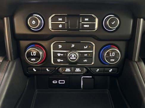 Used 2022 Chevrolet Tahoe RST w/ Luxury Package AWD/4WD image 22