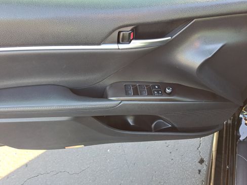 Used 2022 Toyota Camry XSE image 15