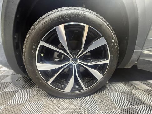 Used 2024 Volkswagen Atlas Cross Sport SEL Premium R-Line image 26