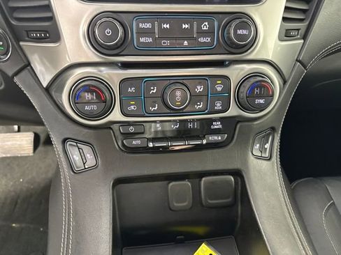 Used 2018 Chevrolet Suburban LT image 23