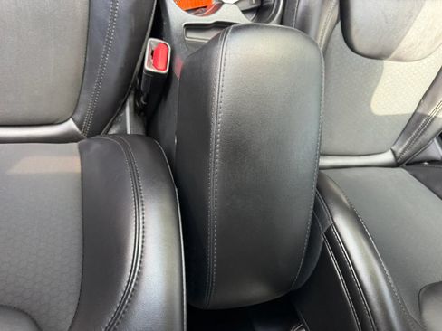 Used 2019 Jeep Cherokee Latitude Plus AWD/4WD image 20