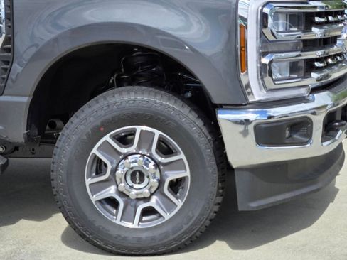 New 2026 Ford F250 4x4 Crew Cab Super Duty image 3