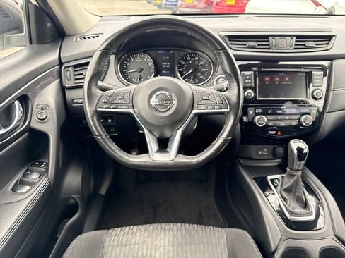 Used 2019 Nissan Rogue SV FWD image 18