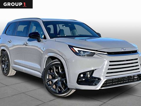 Used 2026 Lexus TX 500h AWD image 3