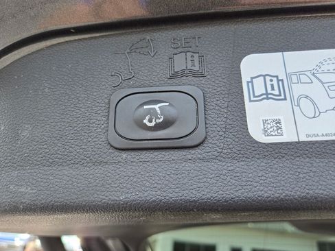 Used 2019 Ford Escape Titanium AWD/4WD image 19