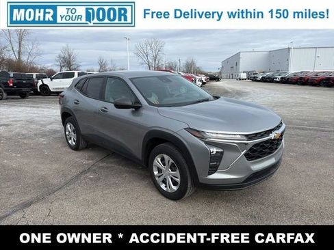 Used 2024 Chevrolet Trax LS w/ Driver Confidence Package image 7