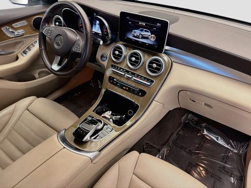 Used 2018 Mercedes-Benz GLC 300 4MATIC image 12