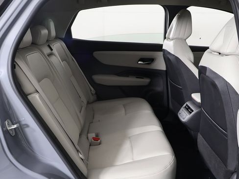 Used 2024 Nissan Ariya AWD image 29