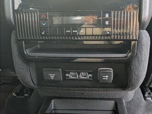 Used 2022 Jeep Wagoneer Series III w/ Convenience Group I AWD/4WD image 28