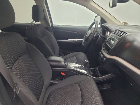 Used 2018 Dodge Journey SE w/ Blacktop Package image 21