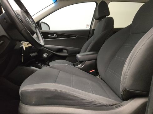 Used 2018 Kia Sorento FWD image 17