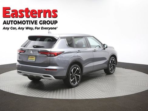 Used 2024 Mitsubishi Outlander SE FWD image 39