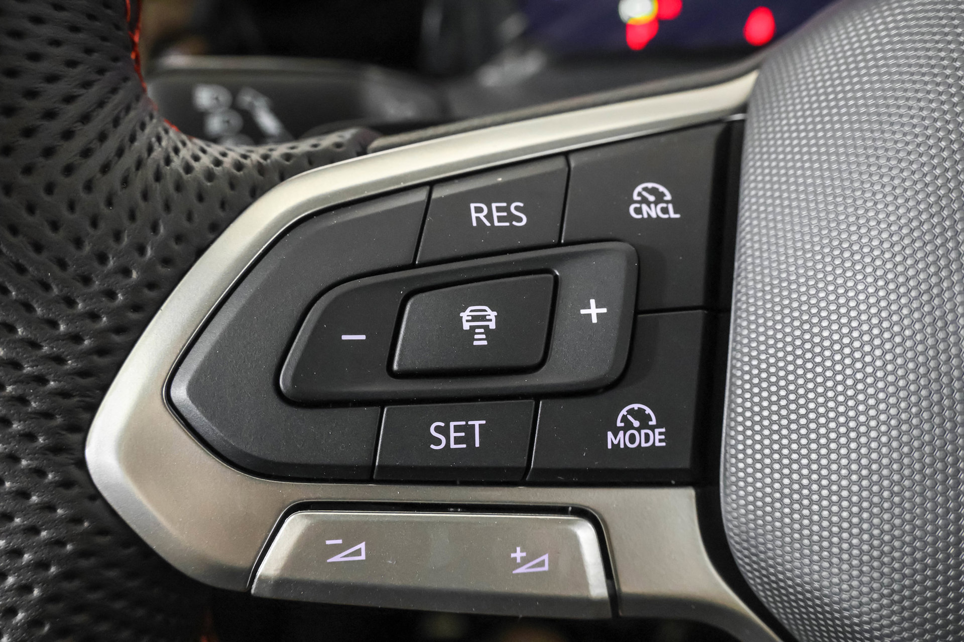 New 2026 Volkswagen GTI SE FWD image 8