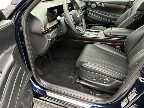 Certified 2026 Genesis GV80 3.5T Advanced AWD/4WD image 11