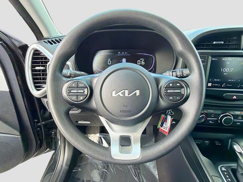 Used 2023 Kia Soul LX w/ Option Group 015 FWD image 37