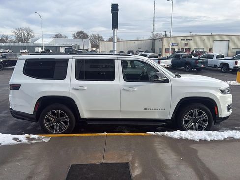 Used 2024 Jeep Wagoneer Series II image 5