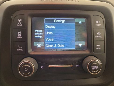 Used 2015 Jeep Renegade Latitude image 25