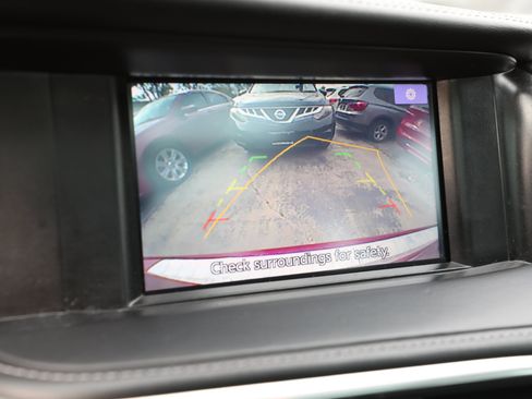 Used 2017 INFINITI QX30 Premium w/ Cargo Package image 25