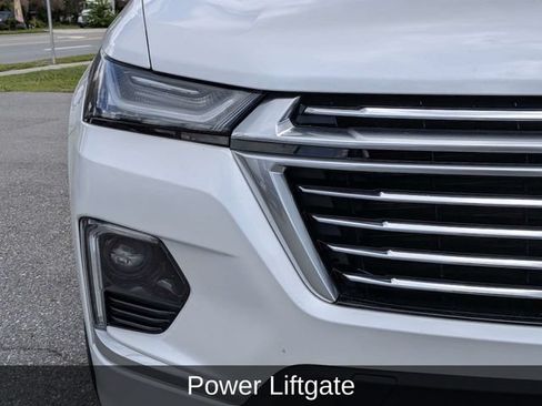 Used 2023 Chevrolet Traverse Premier FWD image 13