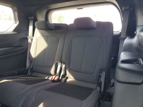 Certified 2025 Jeep Grand Cherokee L Laredo image 17