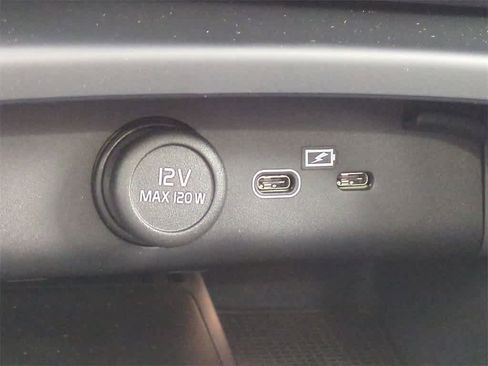 New 2026 Volvo XC40 B5 Plus w/ Protection Package Premier image 30