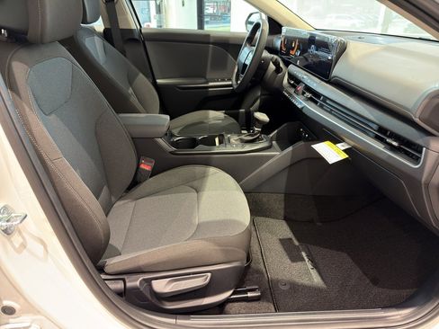 New 2026 Kia K4 LXS image 21