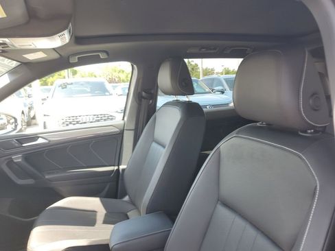 Certified 2023 Volkswagen Tiguan SE R-Line FWD image 22